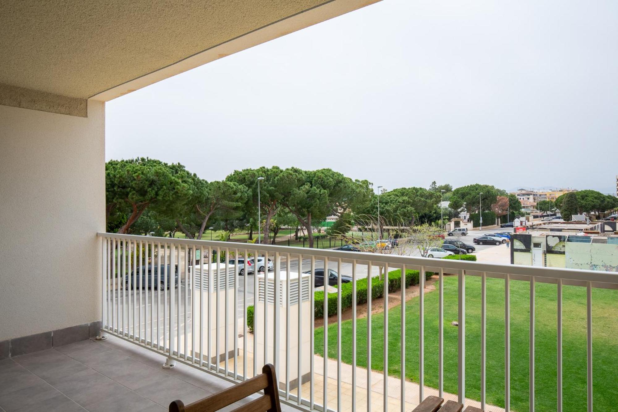 Apartamentos En Canet Al Mar, Junto Playa Y Con Piscina Канет-де-Беренгер Экстерьер фото